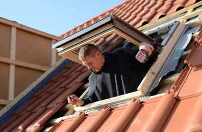 Pose de fenêtres de toit Velux à Commarin